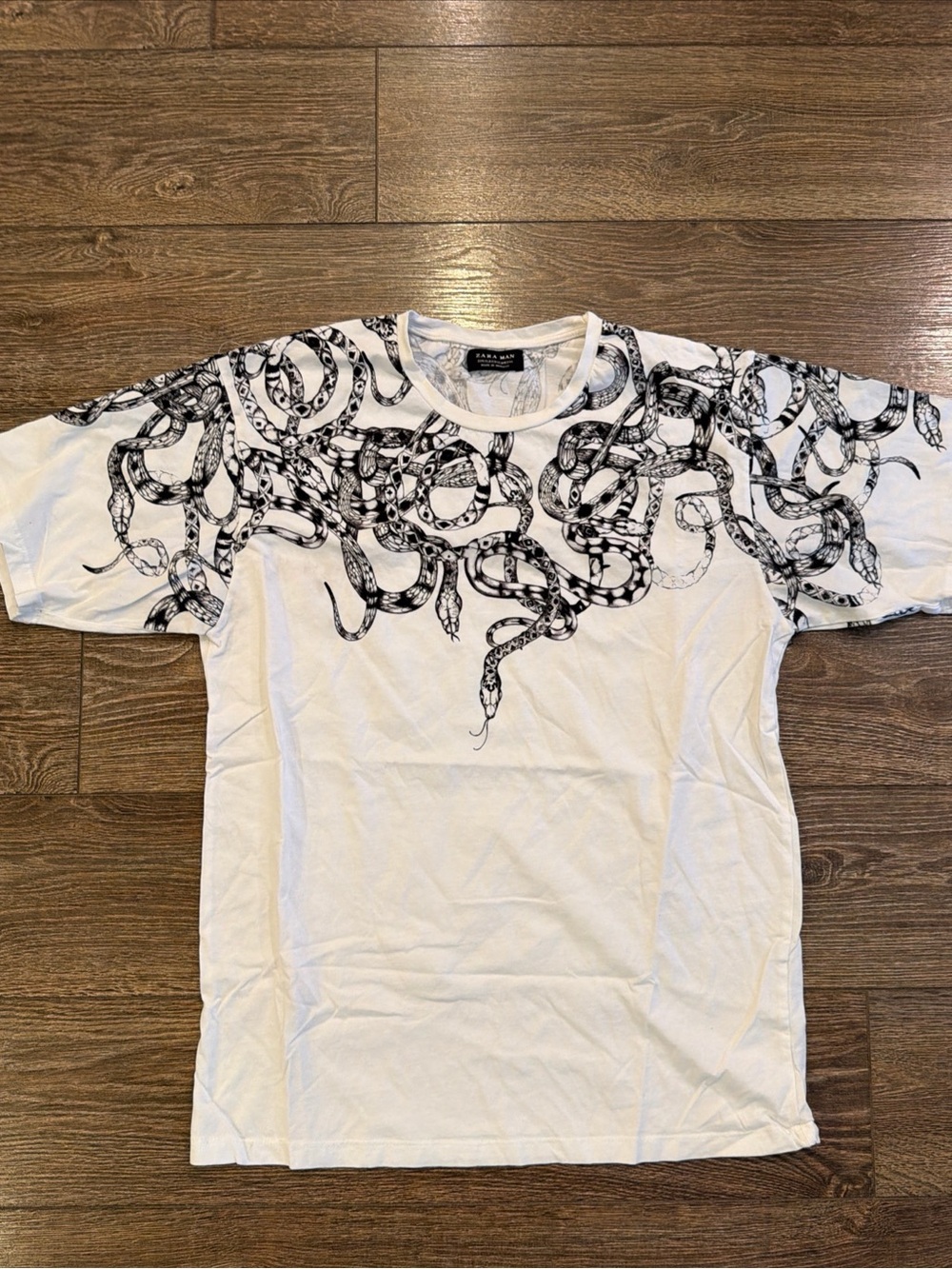 Zara White Crewneck T-Shirt with Black Snake Graphic